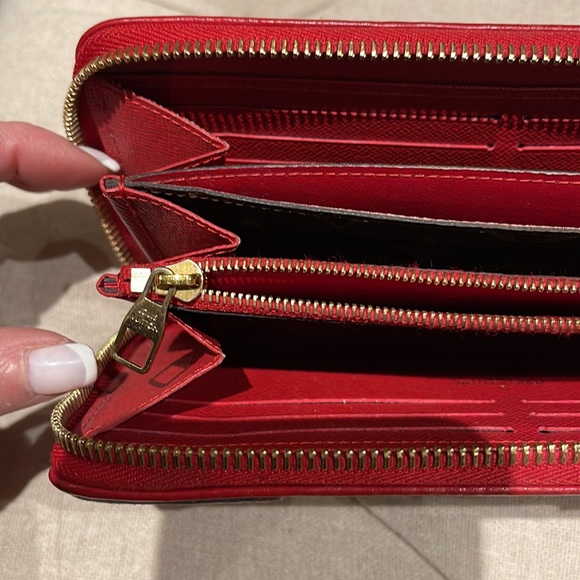 Louis Vuitton Zippy Retiro Wallet - Picture 8 of 17